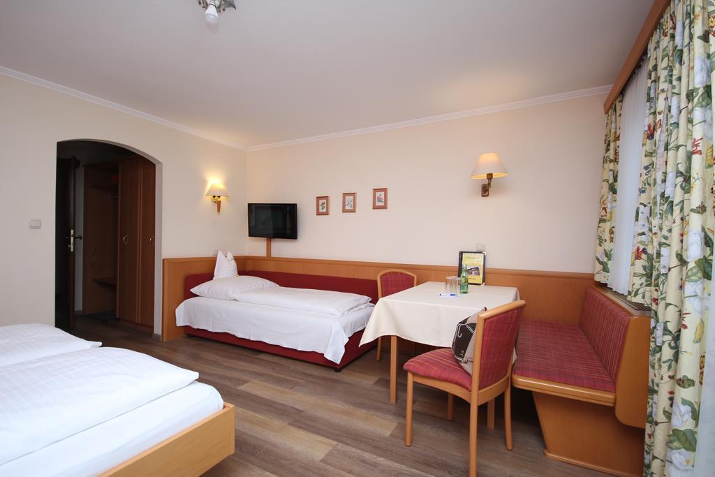 Hotel-Garni Schernthaner Санкт Гильген Экстерьер фото