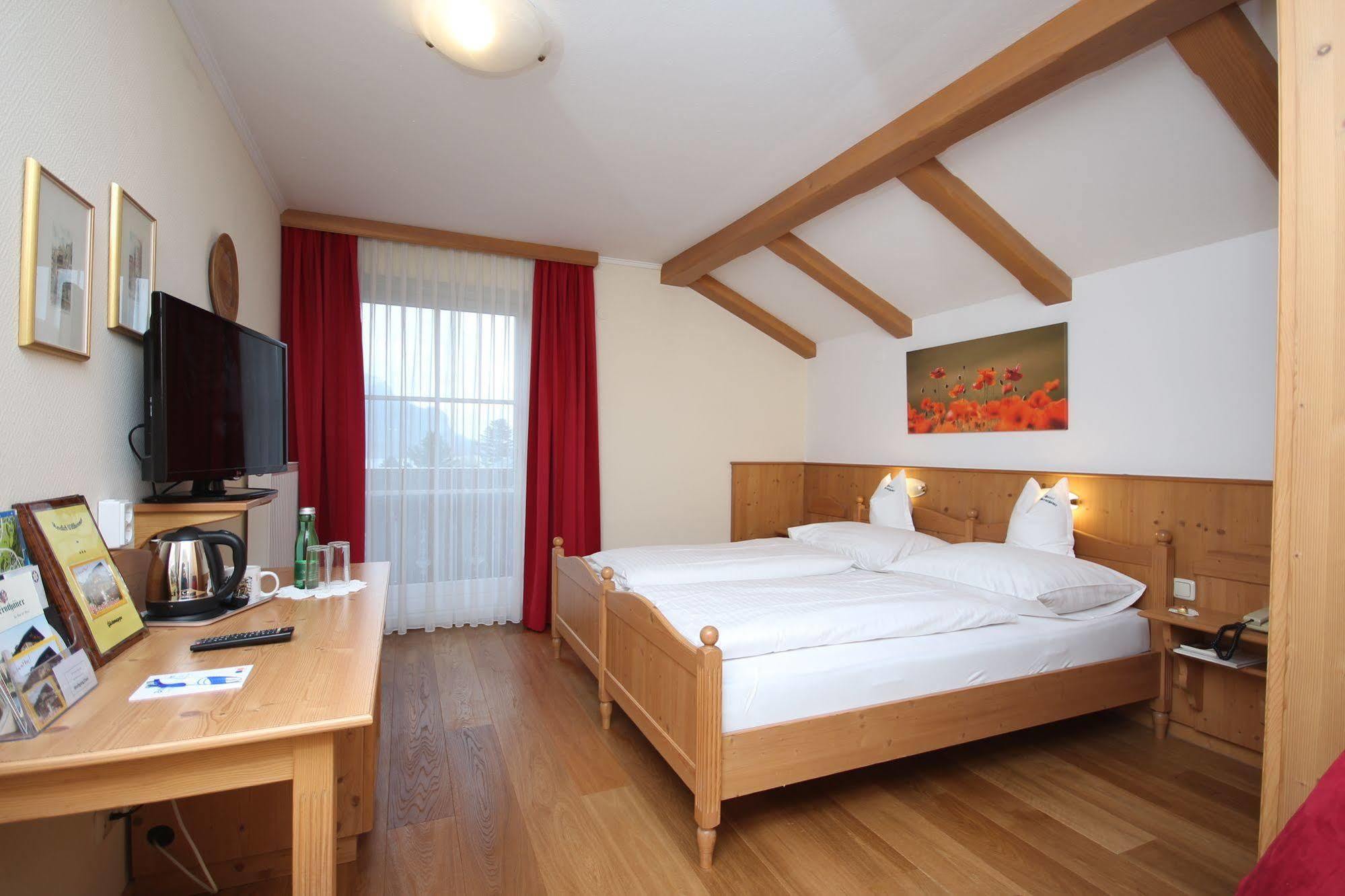 Hotel-Garni Schernthaner Санкт Гильген Экстерьер фото